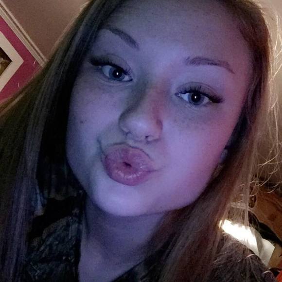 Meet your Posher, Cori - Picture 1 of 1